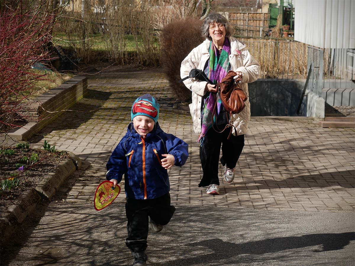 Elis och farmor i Norrköping.