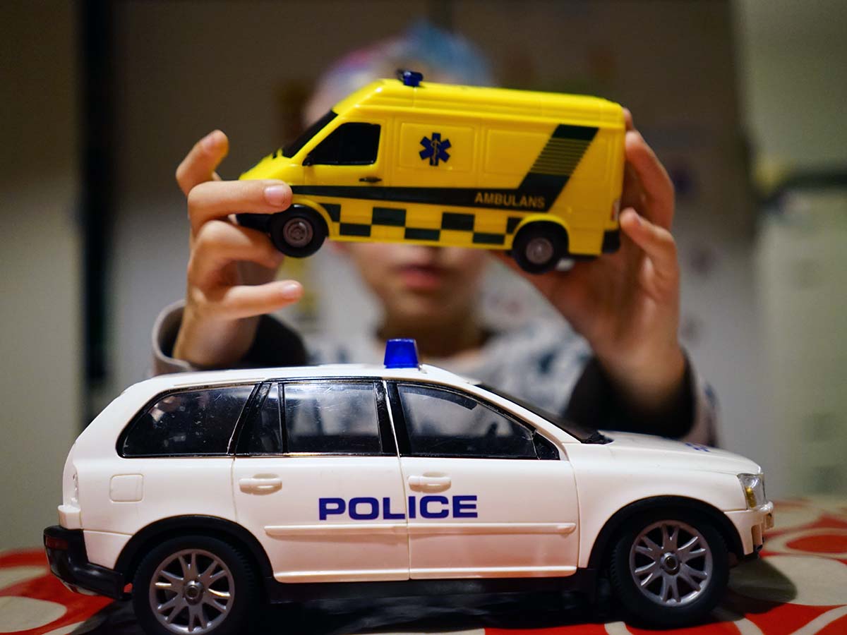 Elis, polisen och ambulansen.