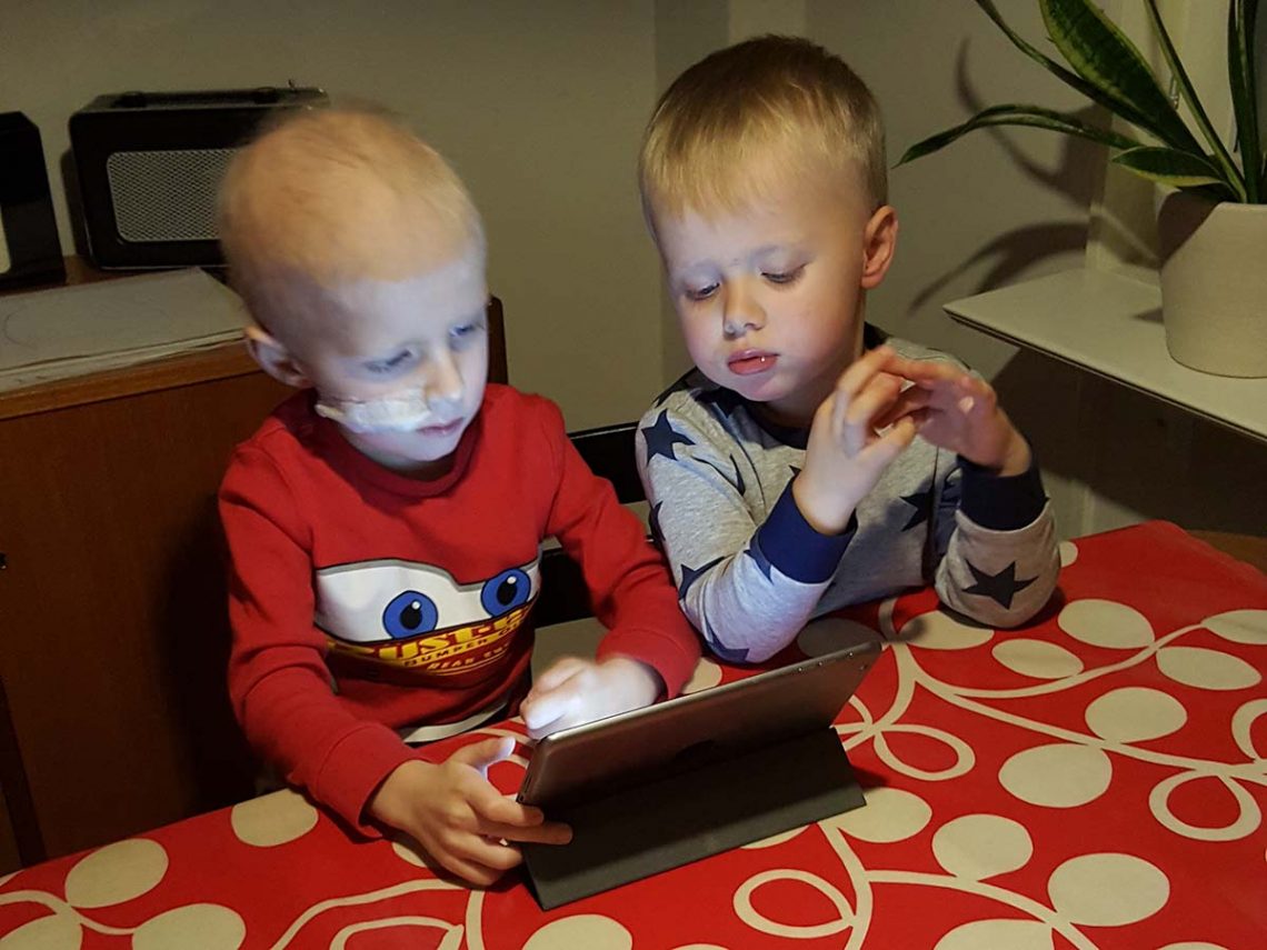 Elis, Folke och iPaden.