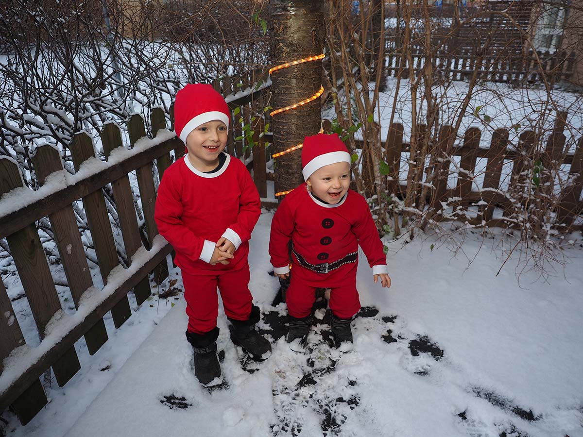 Vi försöker få till ett julkortsfoto, november 2016