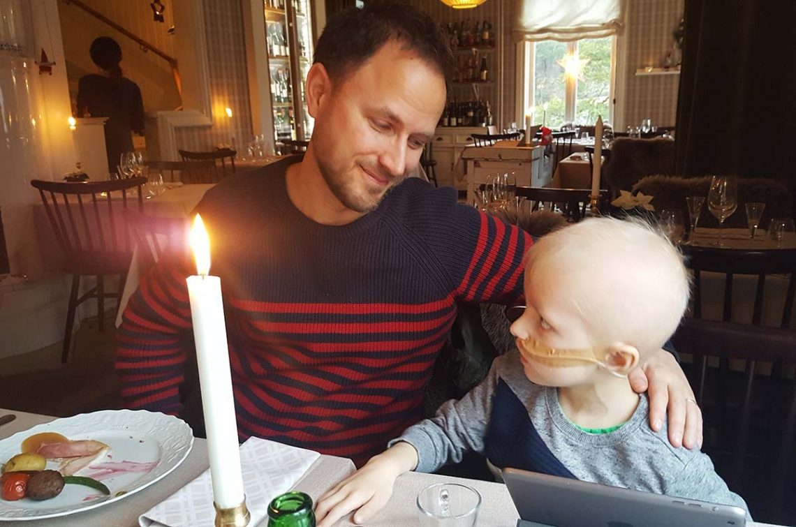 Pappa och Elis, julbord på Bockholmens restaurang.