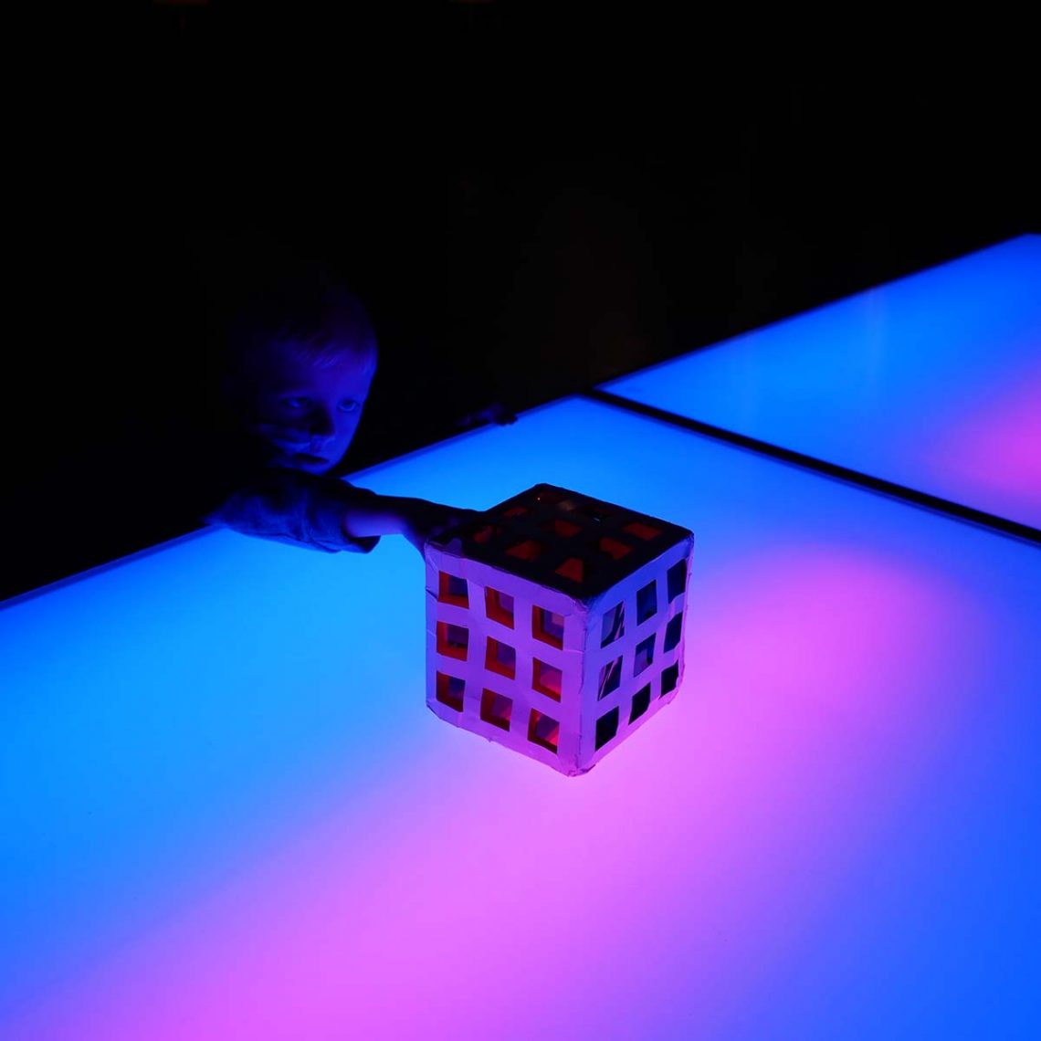 Elis vid en utställning på Nordiska museet.