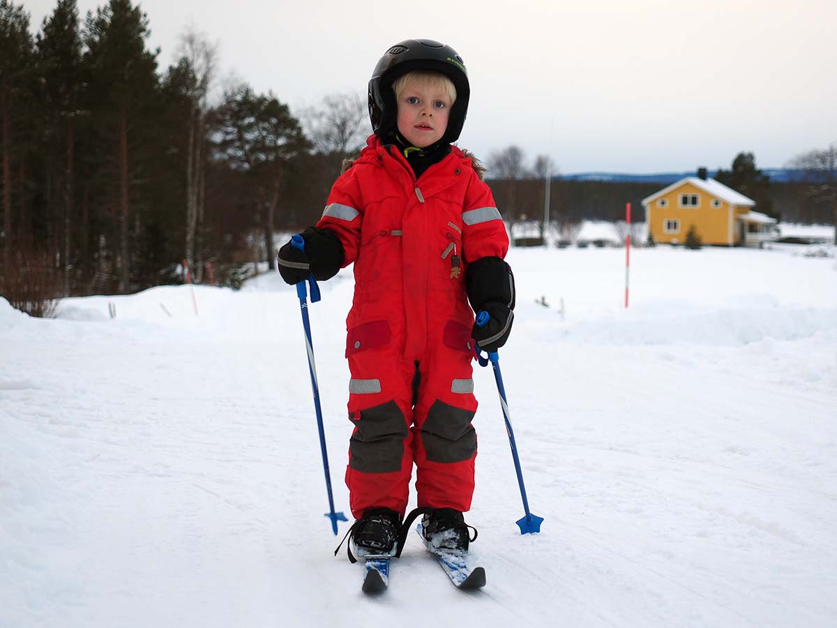 Elis testar skidorna, 29 december 2016.