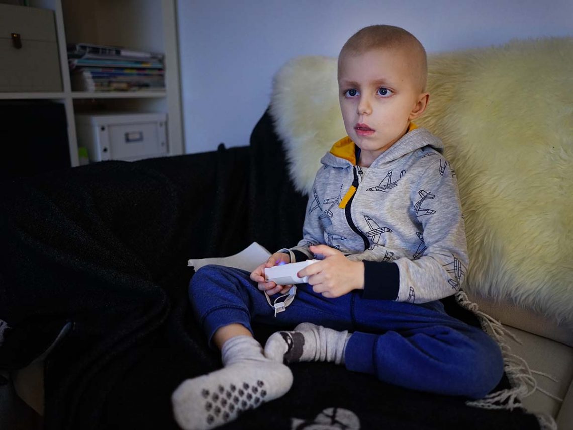 Elis testar ett Nintendo Wii som vi fått