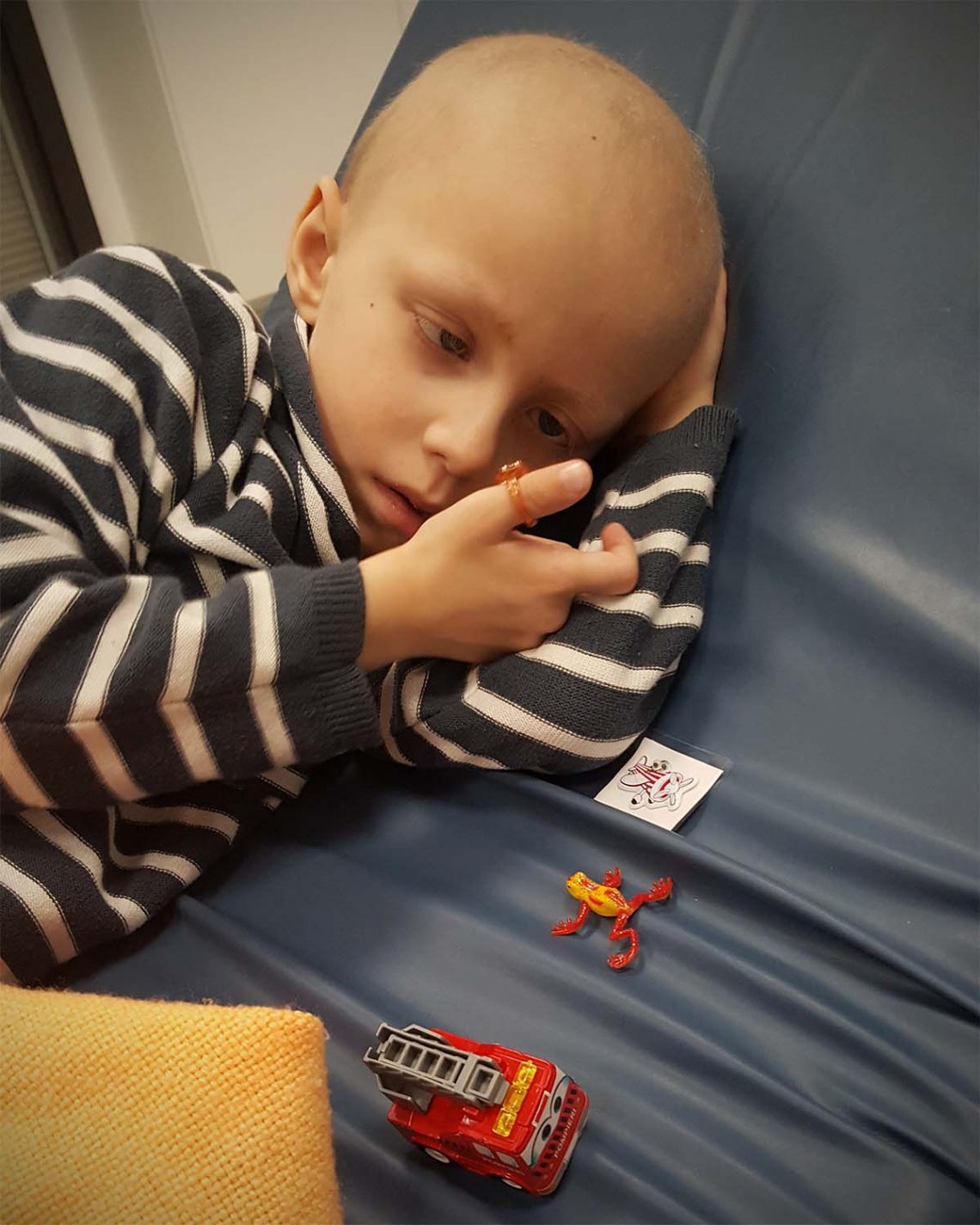 Elis på akuten med en hel rad stickpresenter