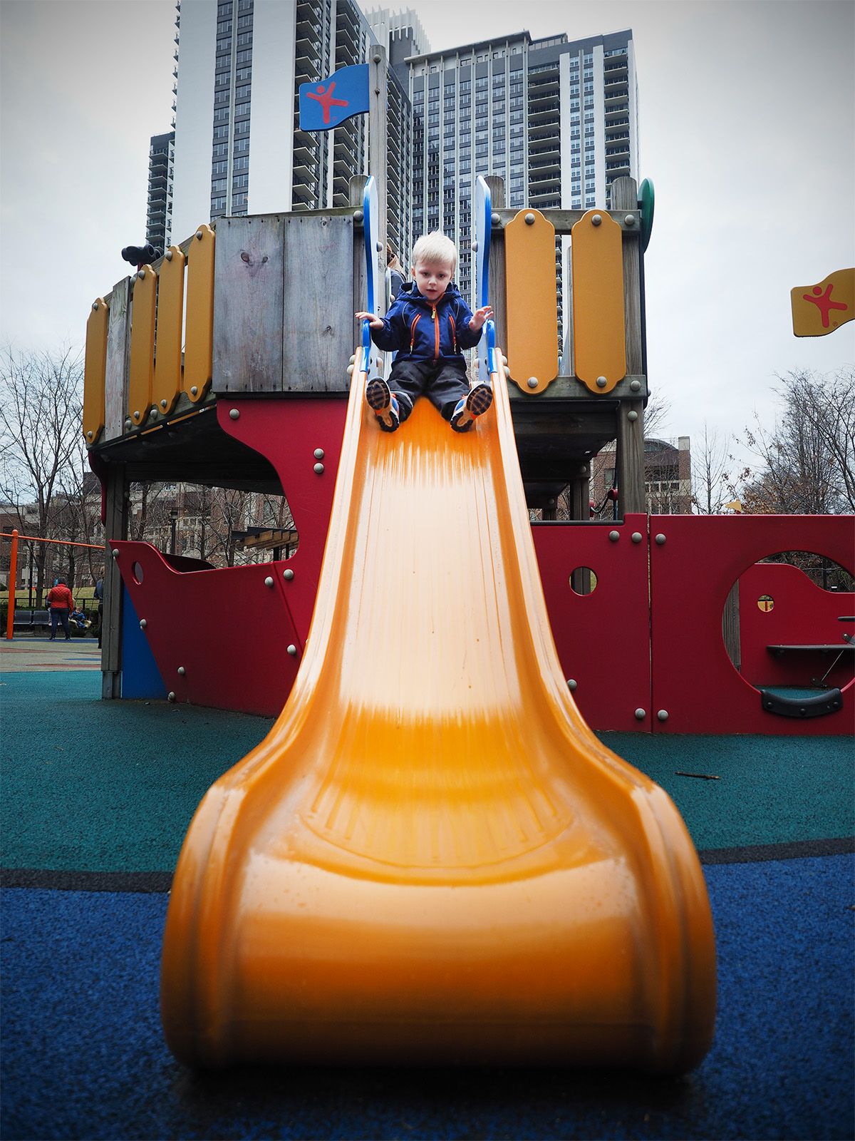 Mars 2016: Elis på en lekplats i Chicago