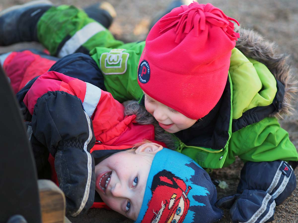 Elis övermannad av Folke, november 2016