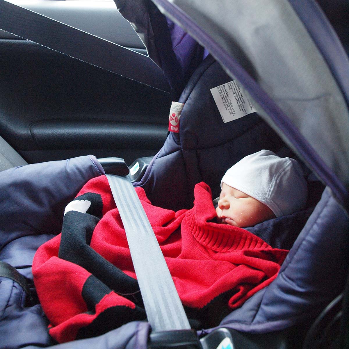 Oktober 2012-Elis på väg hem från förlossningen