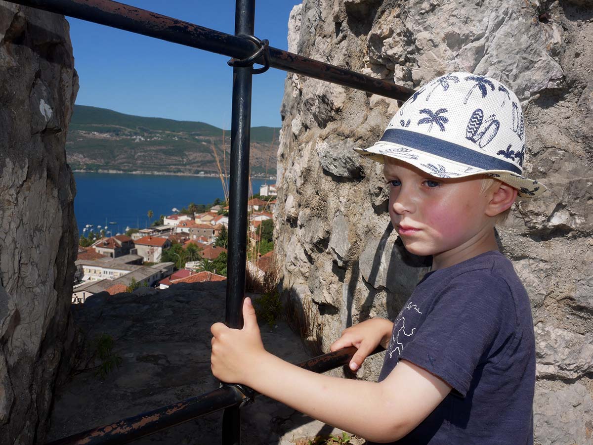 Elis i slottet Kanli Kula, Montenegro