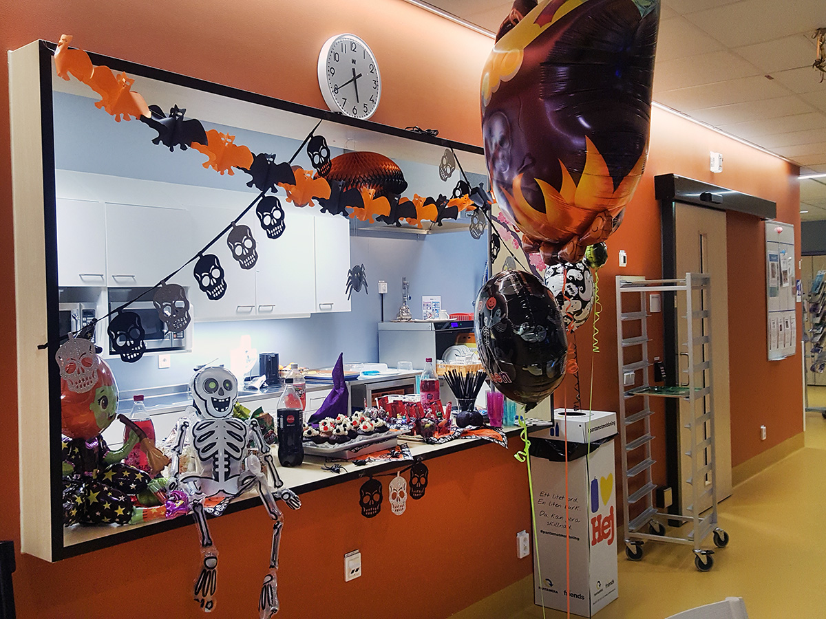 Halloweenfika i köket på våning 12