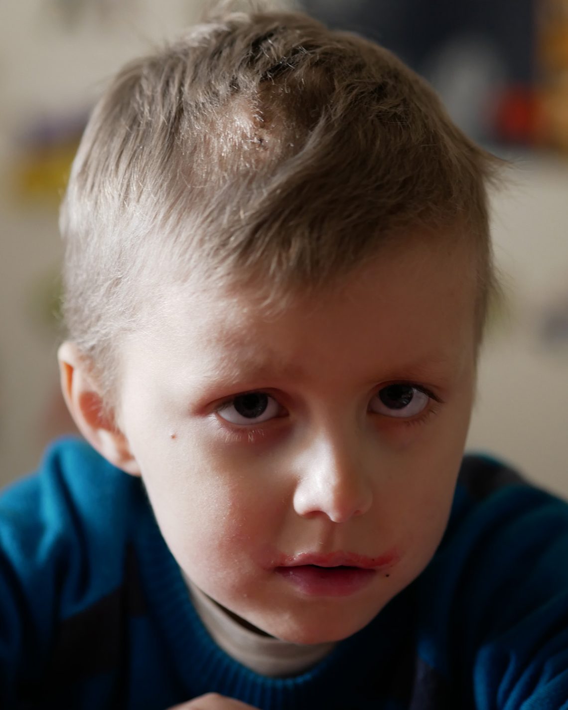 Elis med blåbärssoppa i mungiporna