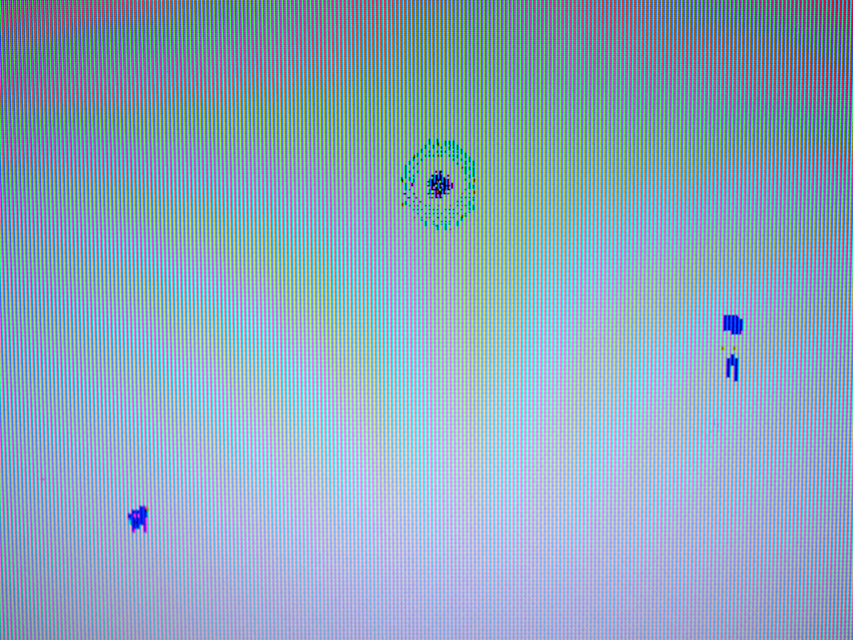 Tre märken på vår tv, efter att Elis kastat en legohaj på den