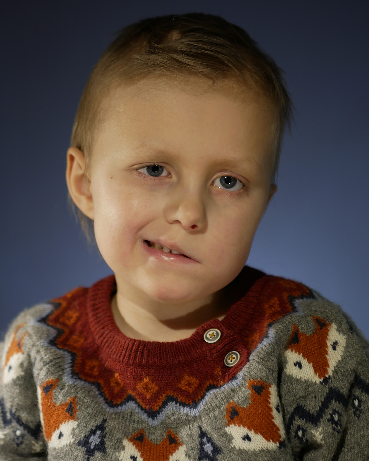 En annan bild på Elis, där han ler sitt sneda leende. Denna bild blev inte utvald till porträtt.