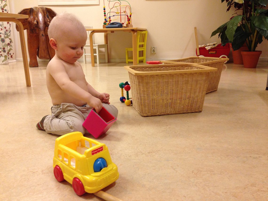 Elis, januari 2014, i väntan på resultatet från pricktestet om hans mjölkproteinallergi.