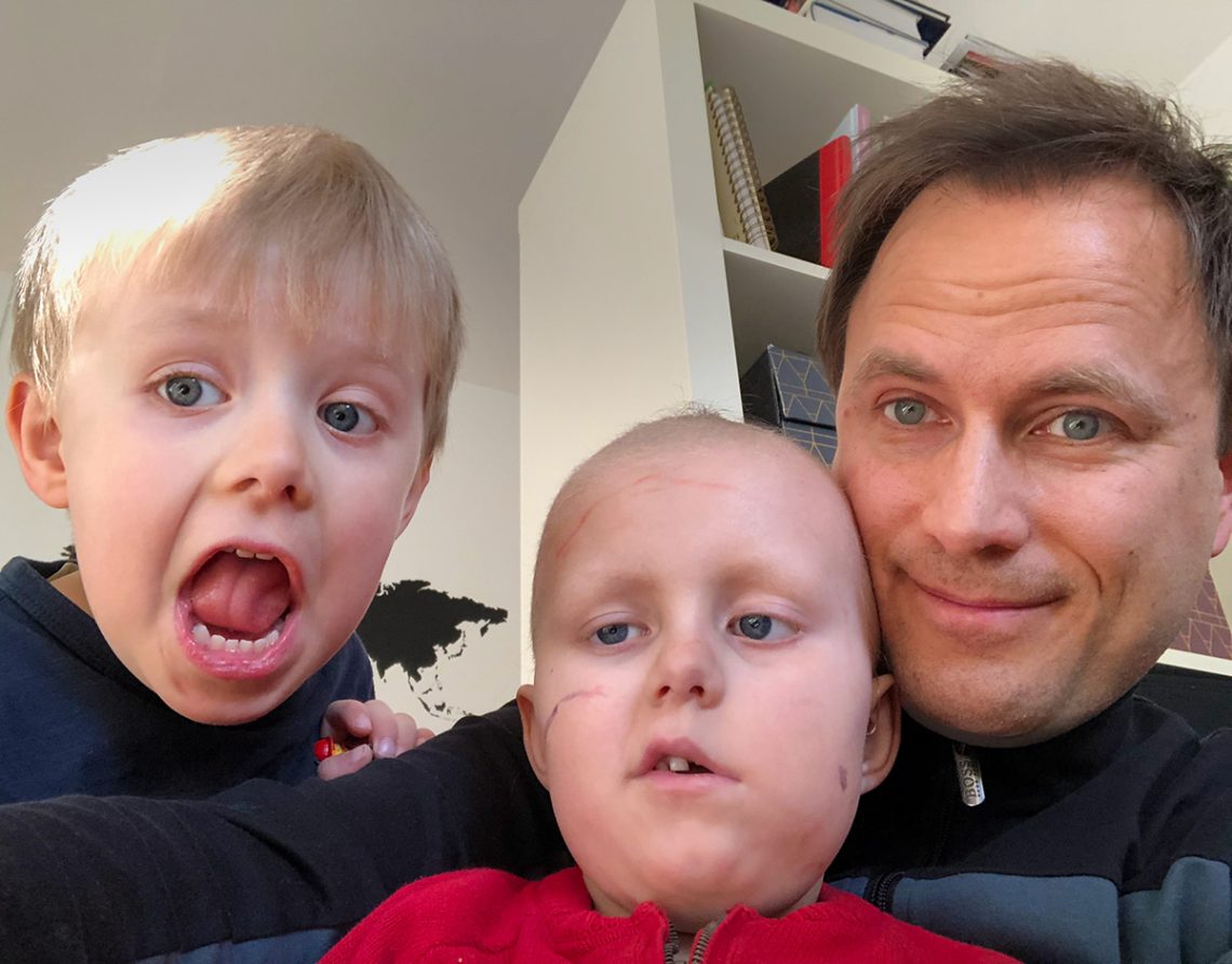 Folke, Elis och pappa i en selfie