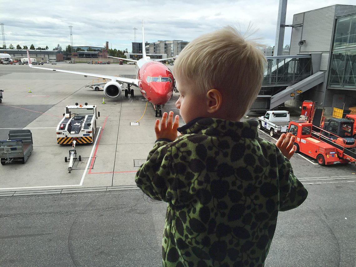 Elis, juni 2015, på väg att flyga till Reykjavik.