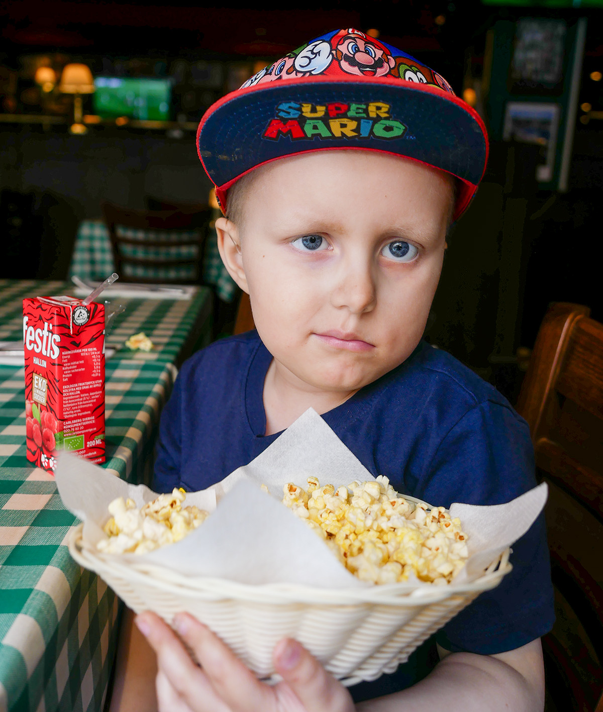 Elis med popcorn på O'Learys