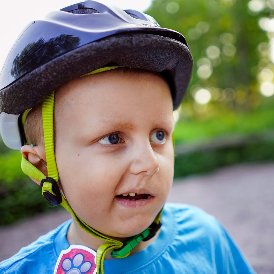 Elis ute och leker, 7 juni 2019