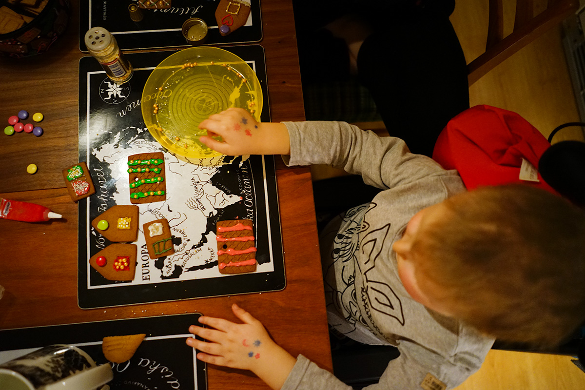 Elis pepparkakshusbygge sett uppifrån