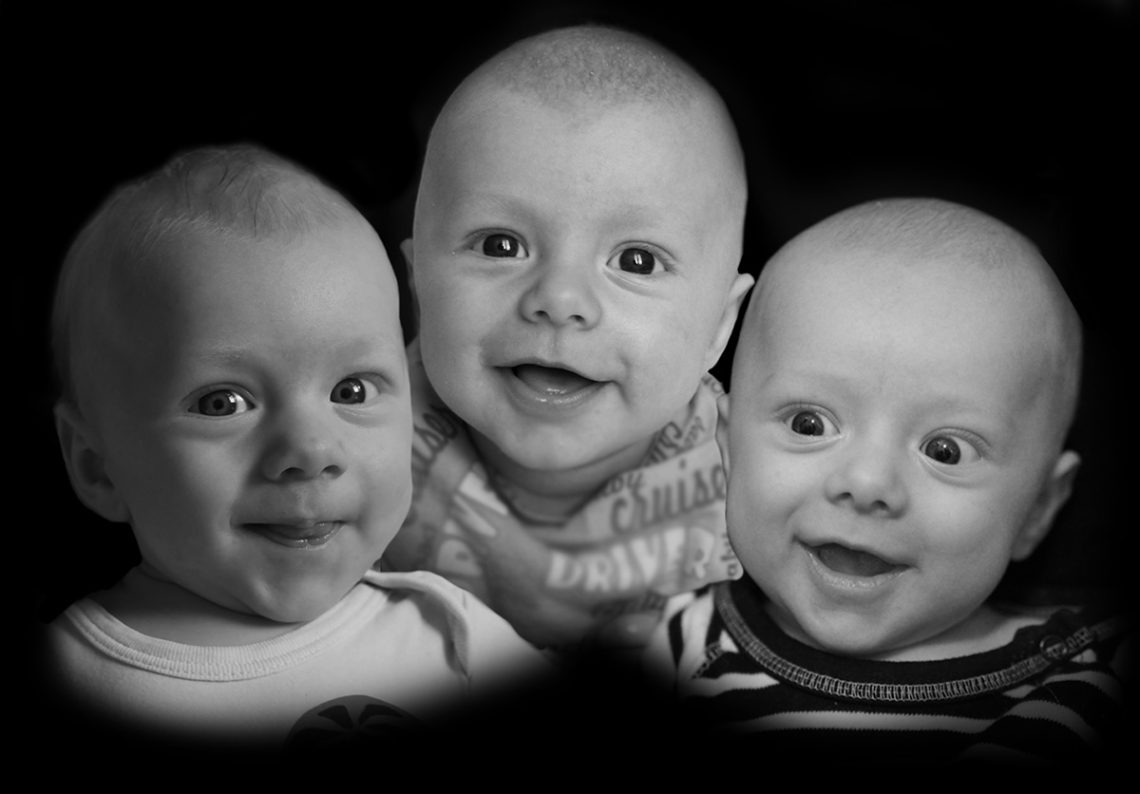 Walter, Elis och Folke som bebisar tillsammans på en Photoshoppad bild.